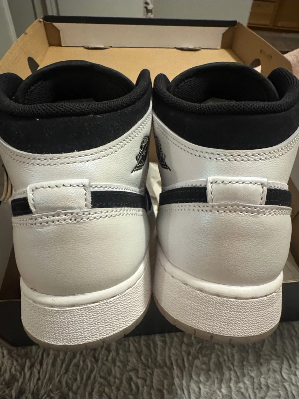 The Jordan one mid SE diamond shorts Limited edition GS 6y